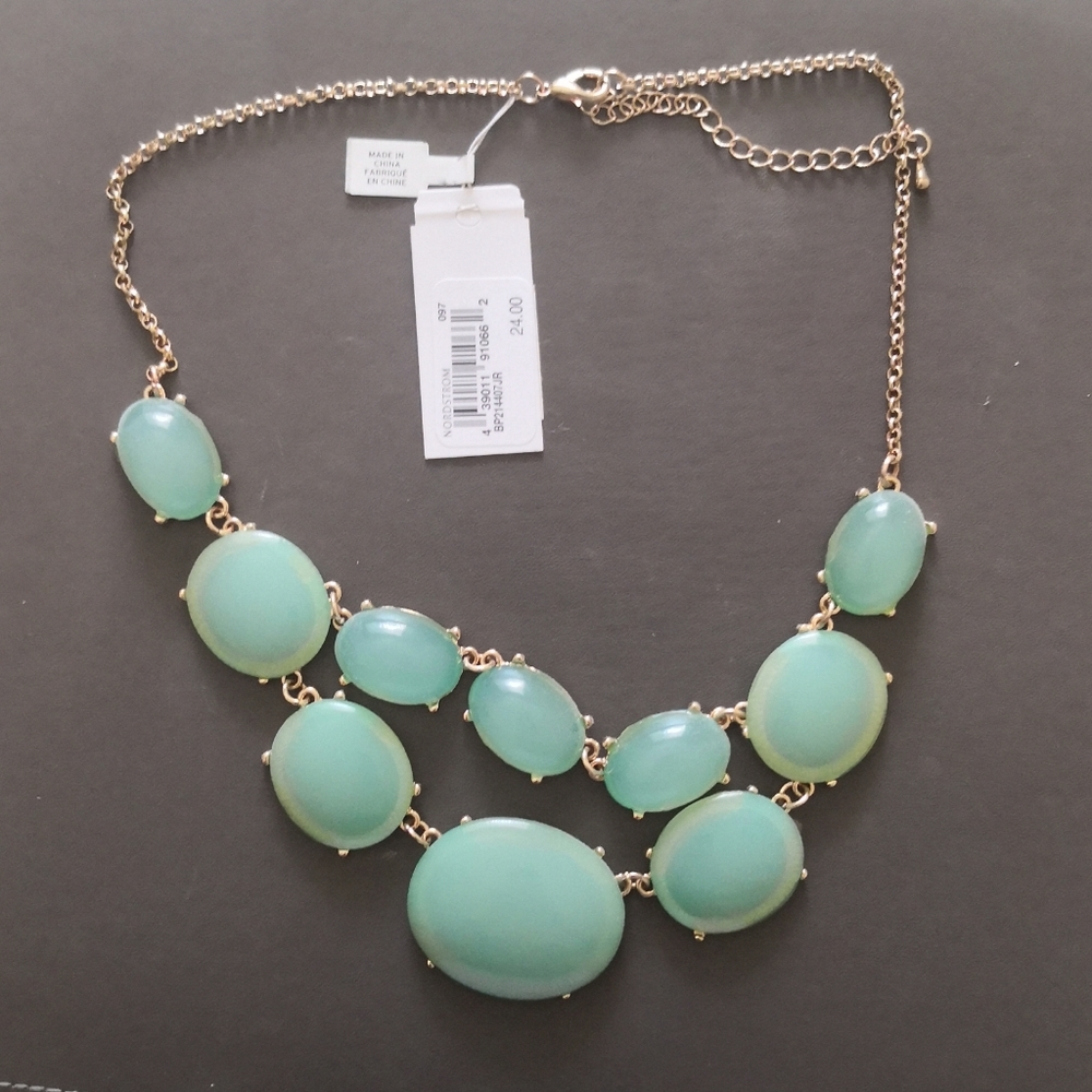 Statement necklace